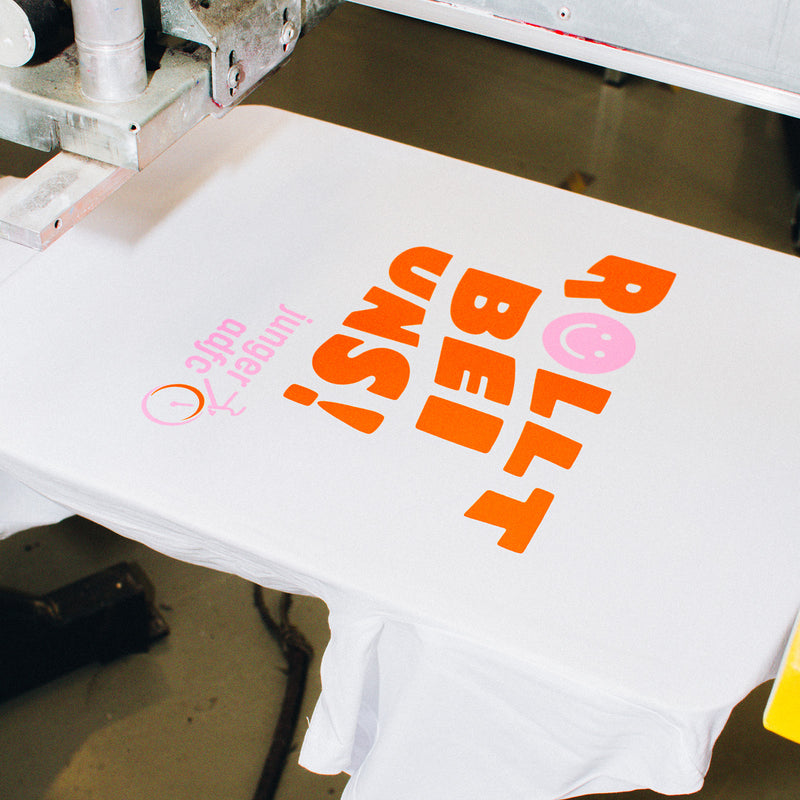 zweifarbiger Siebdruck auf 100% Bio-Baumwoll T-Shirt